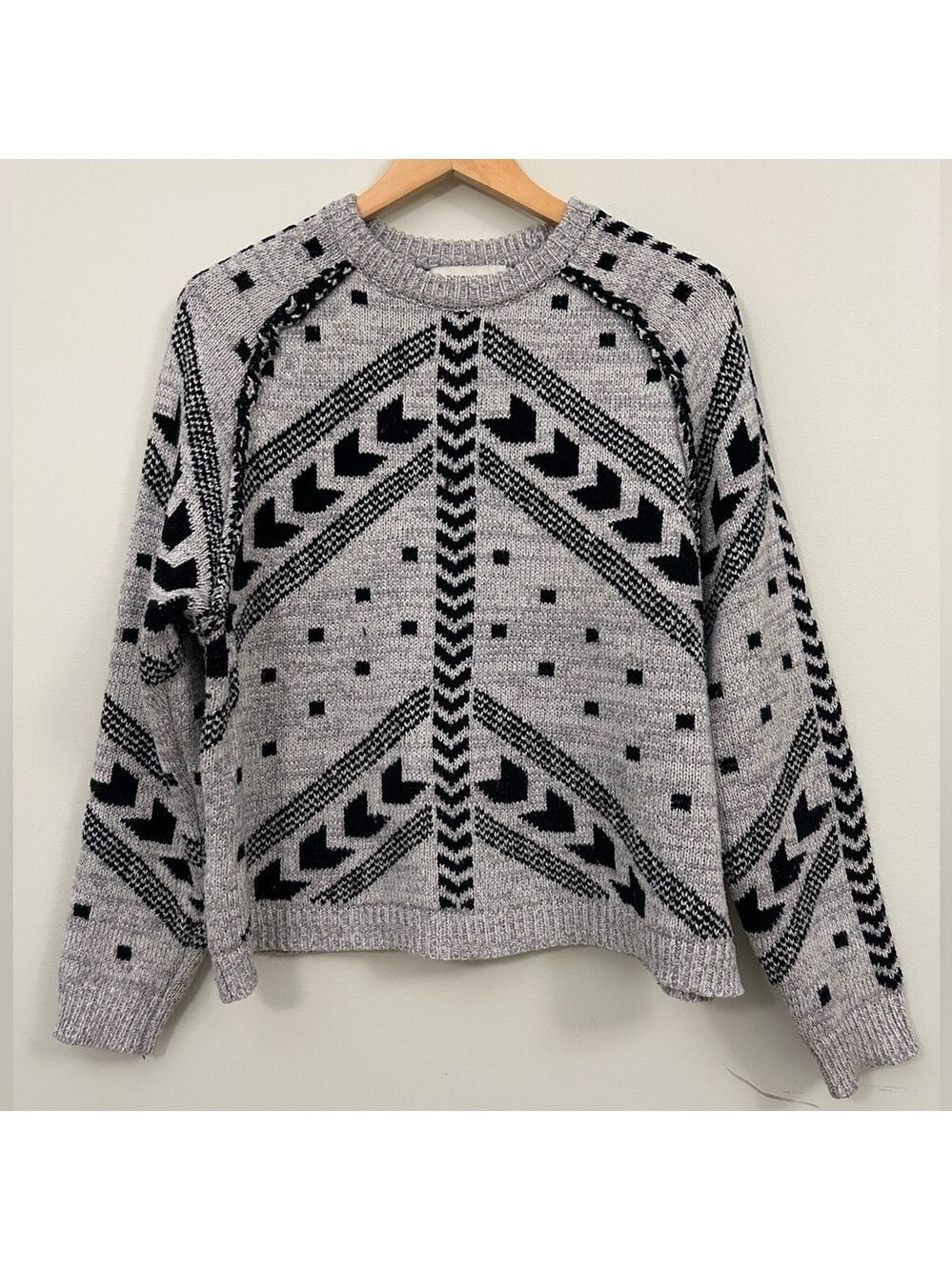 John + Jenn Arrow Crewneck Sweater Medium